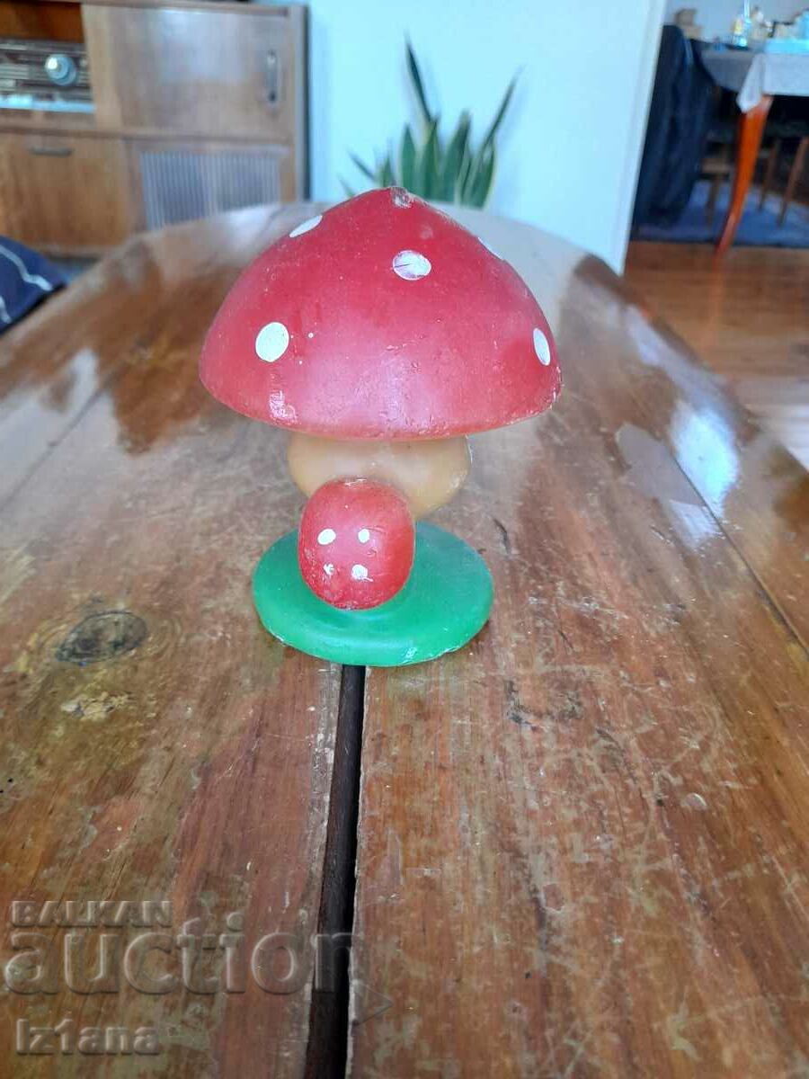 Lumânare veche cu ciuperci cu preț 25.00 BGN | € 12.78 Lumânare veche cu ciuperci cu preț 25.00 BGN | € 12.78