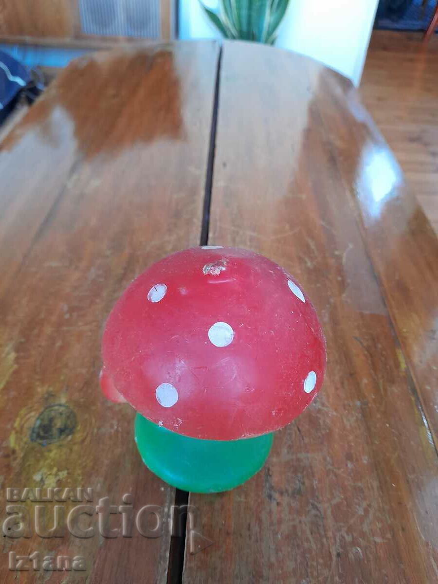 Livrarea Lumânare veche cu ciuperci Livrarea Lumânare veche cu ciuperci