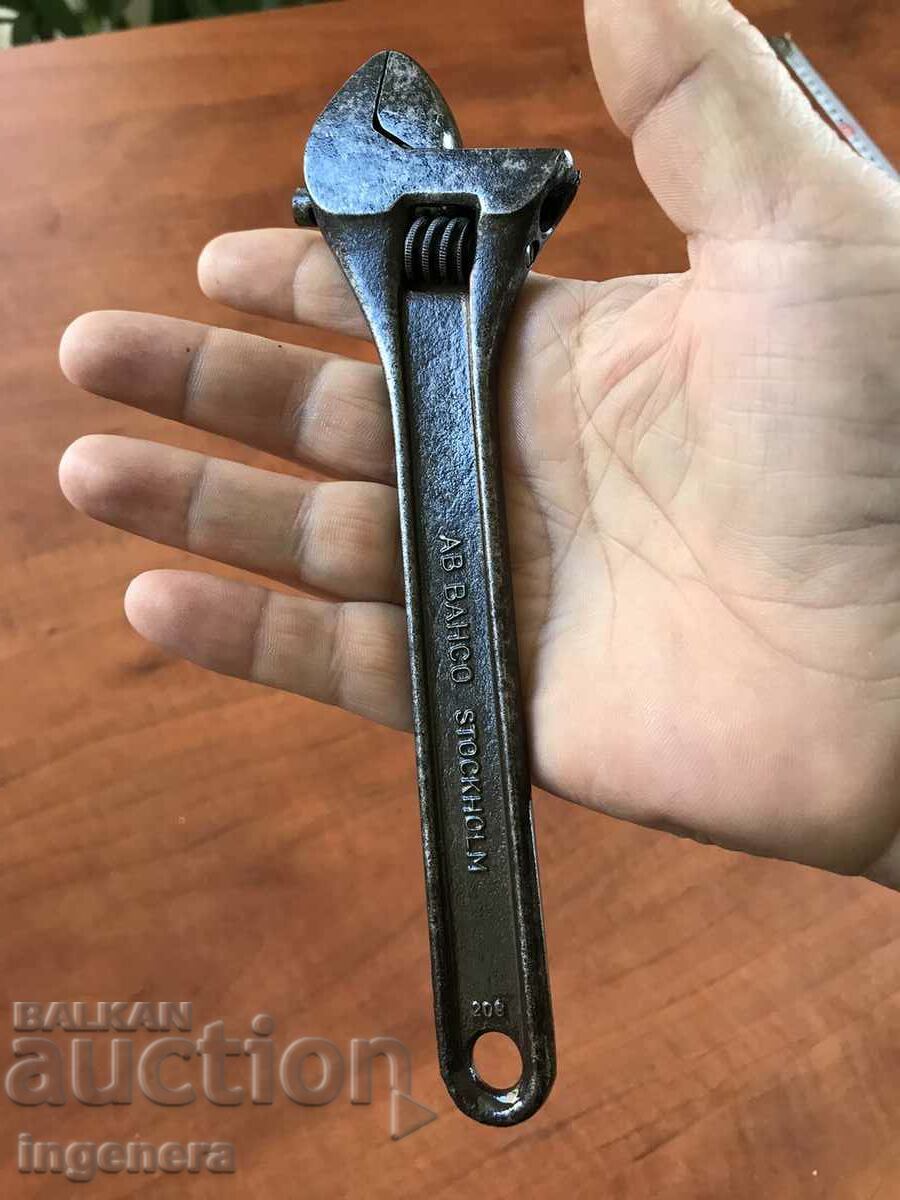 Delivery of FRENCH WRENCH - OLD SWEDEN