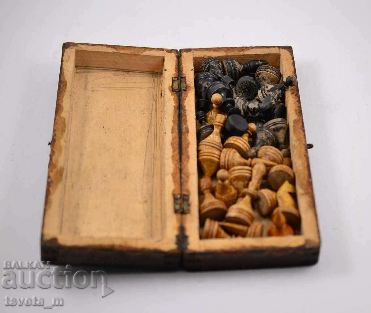 Delivery of Ancient Chess, wooden, 16.5x18.5 cm - handmade Delivery of Ancient Chess, wooden, 16.5x18.5 cm - handmade