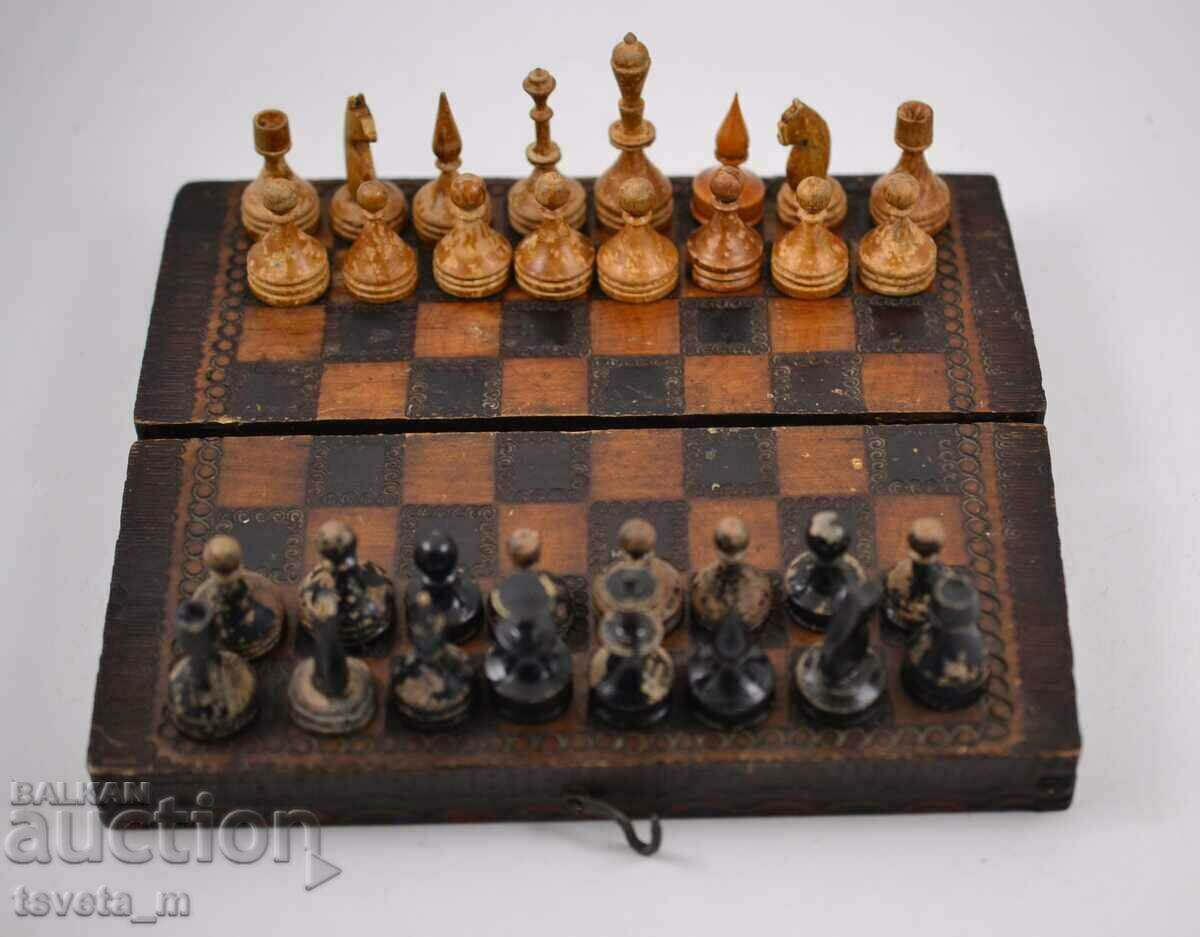 Старинен Шах , дървен , 16.5х18.5 см  - ръчна изработка