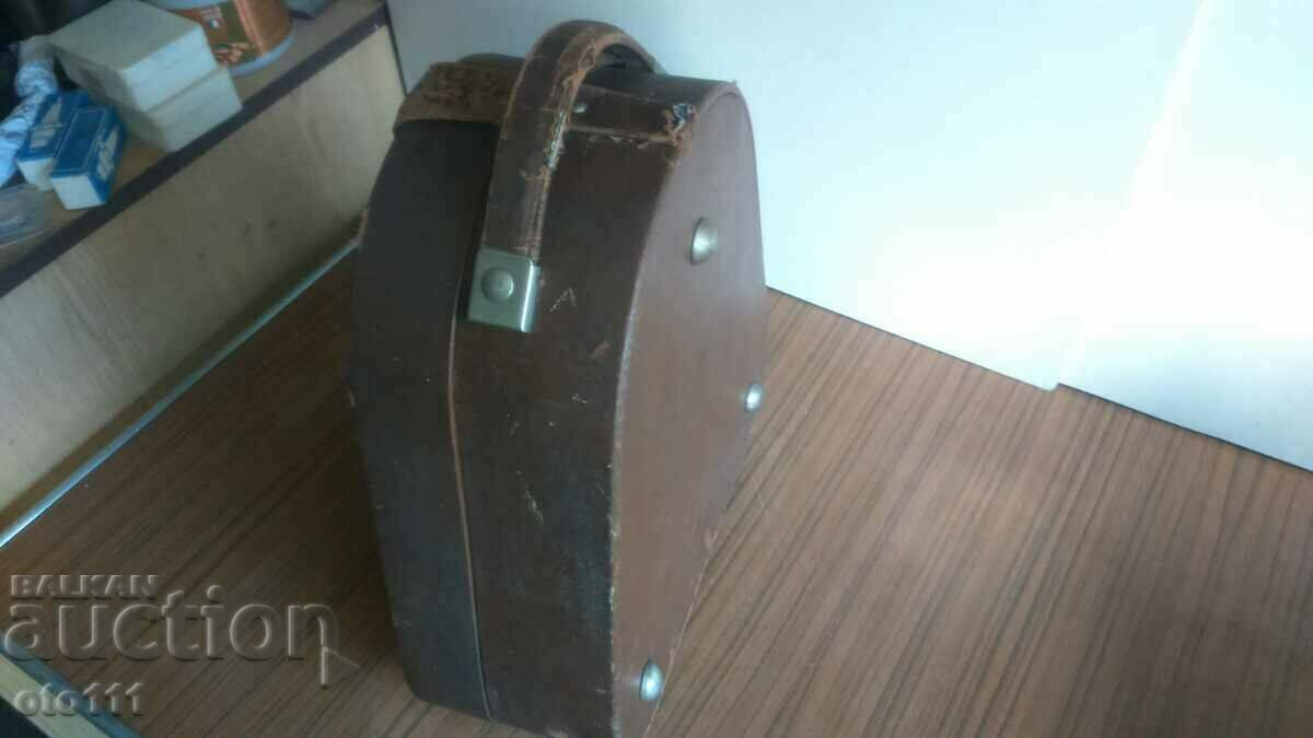 OLD GRAMOPHONE - 6 OLD GRAMOPHONE - 6