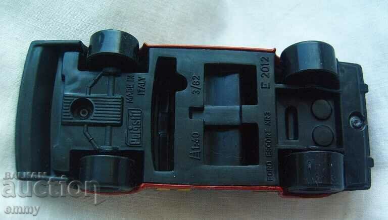 Polistil Ford Escort Polistil Ford Escort stroller model 1:40 - 5 Polistil Ford Escort Polistil Ford Escort stroller model 1:40 - 5