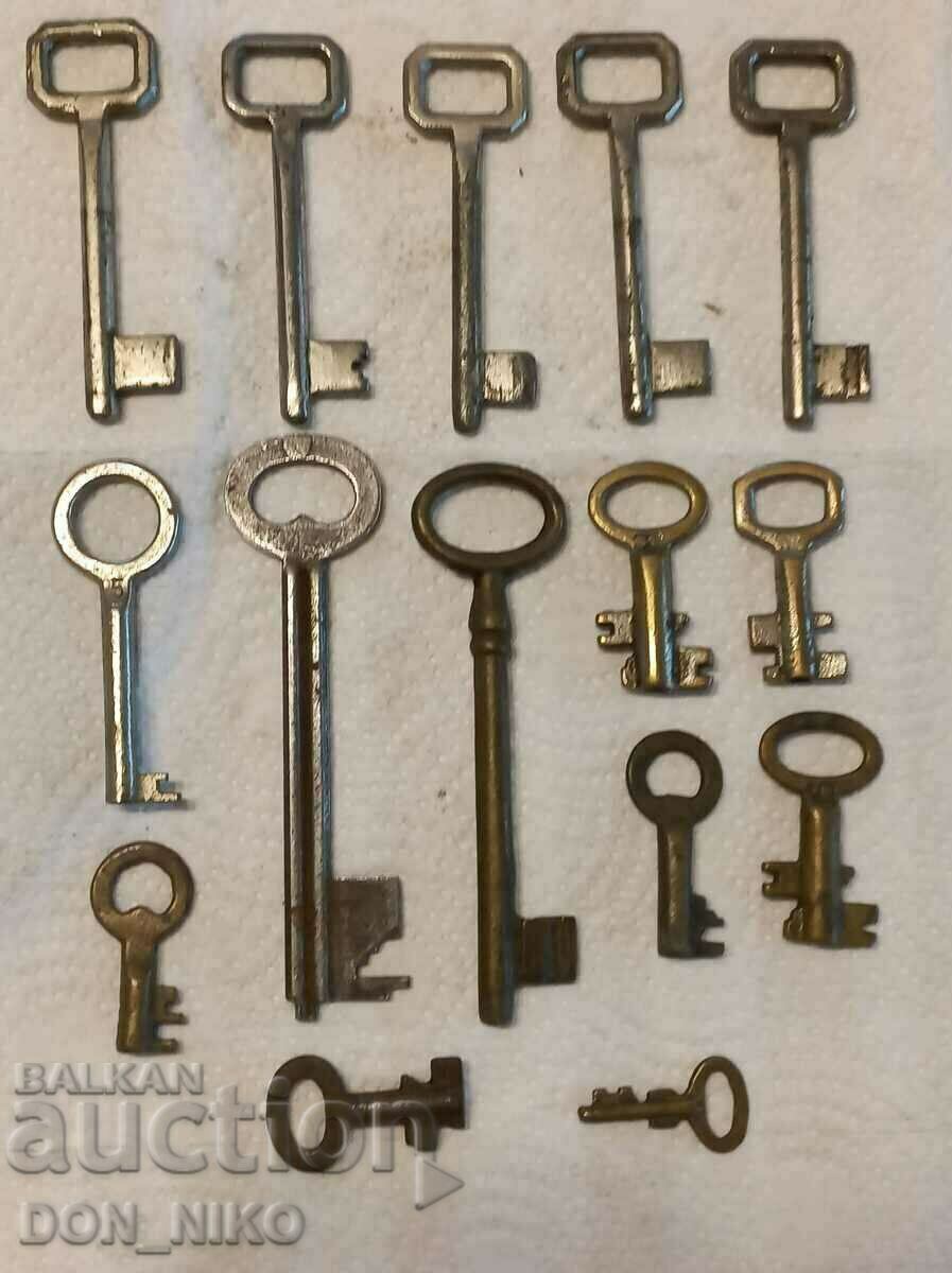 Bronze Keys 112 Pieces with price 100.00 BGN | € 51.13