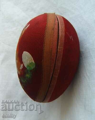 Delivery of Large Easter egg box, hand painted, papier mache