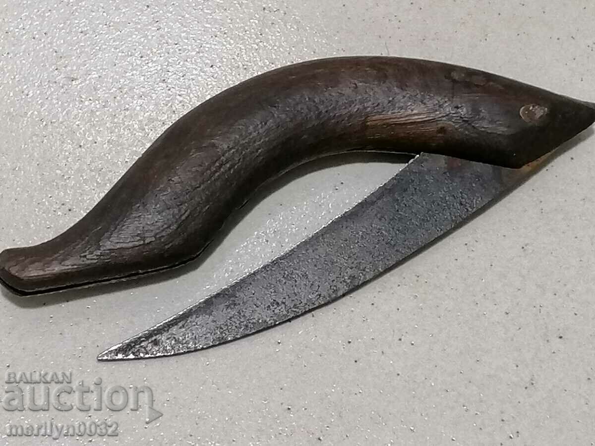 Old knife, knife, checkered with price 39.50 BGN | € 20.20 Old knife, knife, checkered with price 39.50 BGN | € 20.20