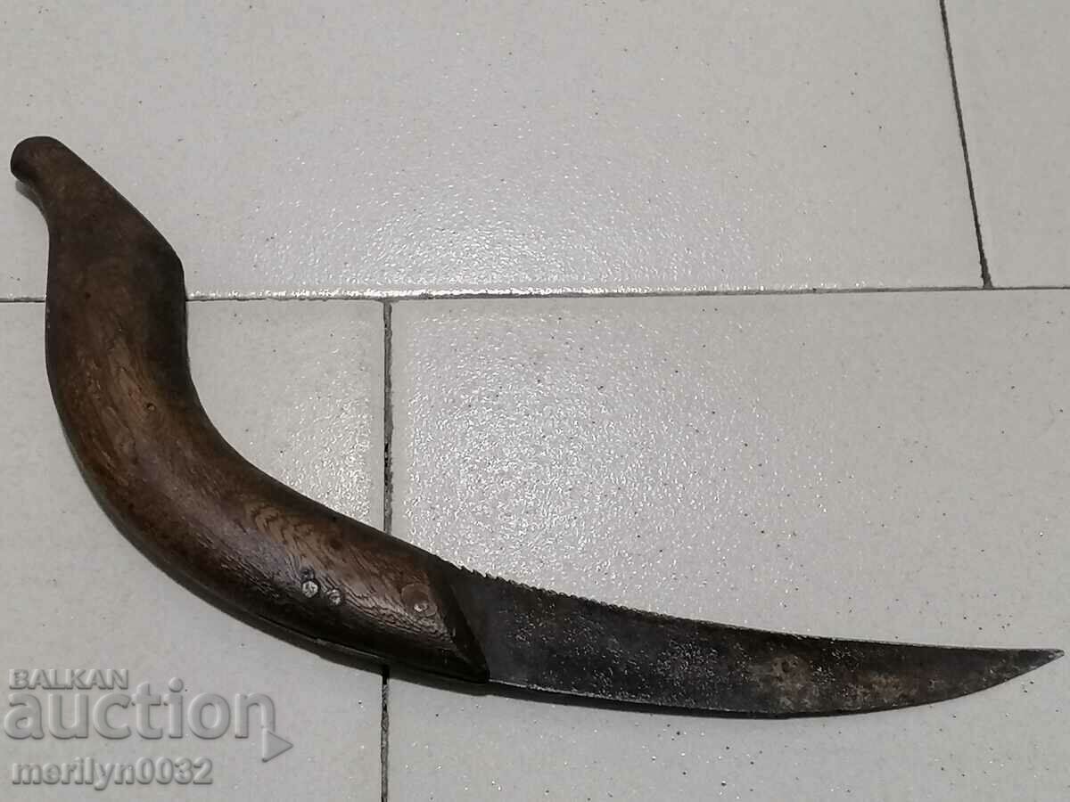 Delivery of Old knife, knife, checkered Delivery of Old knife, knife, checkered