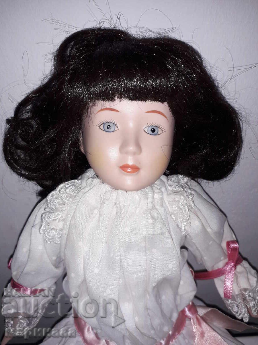 OLD DOLL. PORCELAIN with price 6.00 BGN | € 3.07 OLD DOLL. PORCELAIN with price 6.00 BGN | € 3.07
