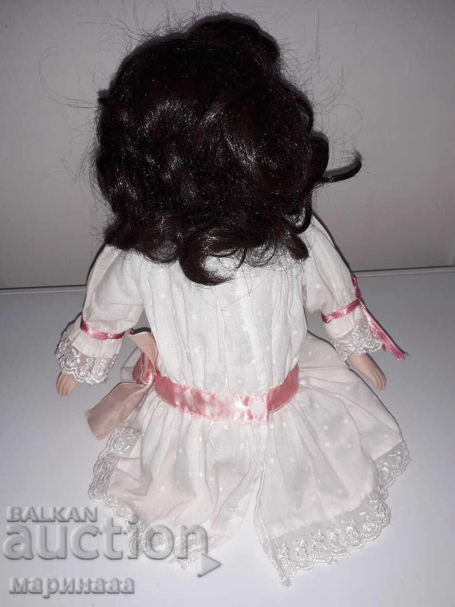 Auction OLD DOLL. PORCELAIN Auction OLD DOLL. PORCELAIN