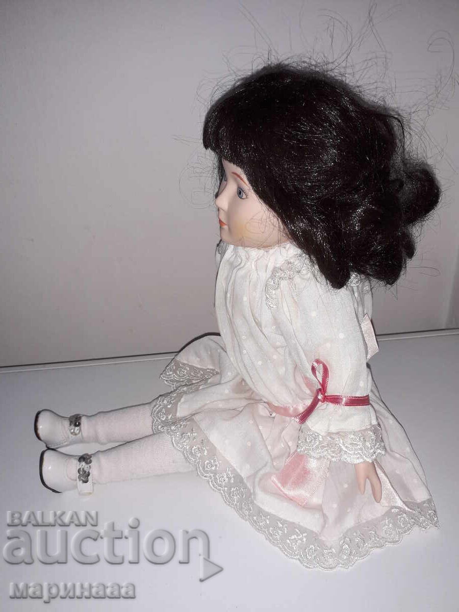 Delivery of OLD DOLL. PORCELAIN Delivery of OLD DOLL. PORCELAIN