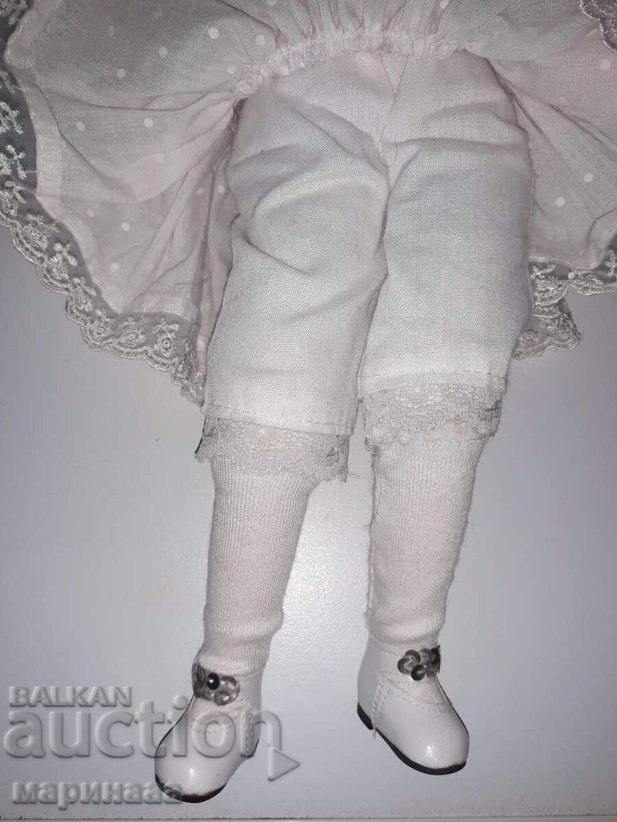 OLD DOLL. PORCELAIN - 5 OLD DOLL. PORCELAIN - 5