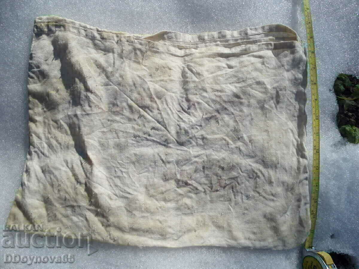 Delivery of Old embroidered pillowcase Delivery of Old embroidered pillowcase