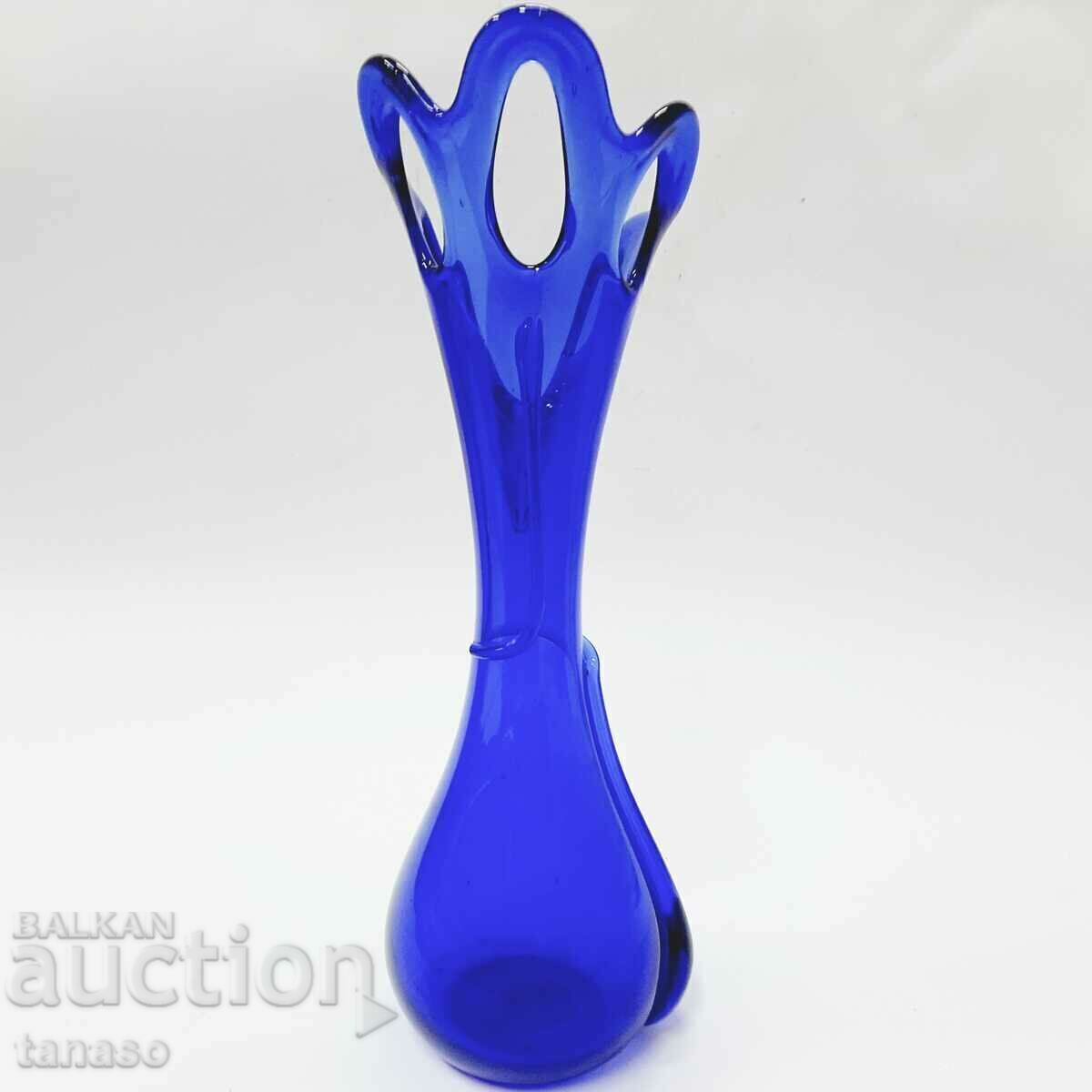 Livrarea Vază de sticlă de avangardă albastru cobalt (13,3)
