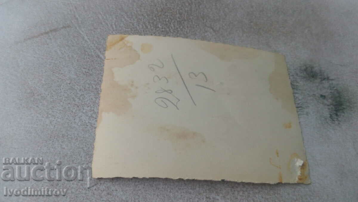 Photo Sofia Men and women and children in front of the BNB with price 2.45 BGN | € 1.25 Photo Sofia Men and women and children in front of the BNB with price 2.45 BGN | € 1.25