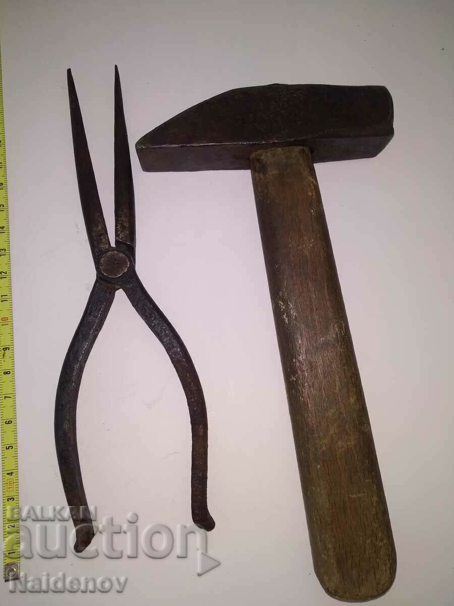 Lot Royal tools hammer pliers with price 59.99 BGN | € 30.67 Lot Royal tools hammer pliers with price 59.99 BGN | € 30.67