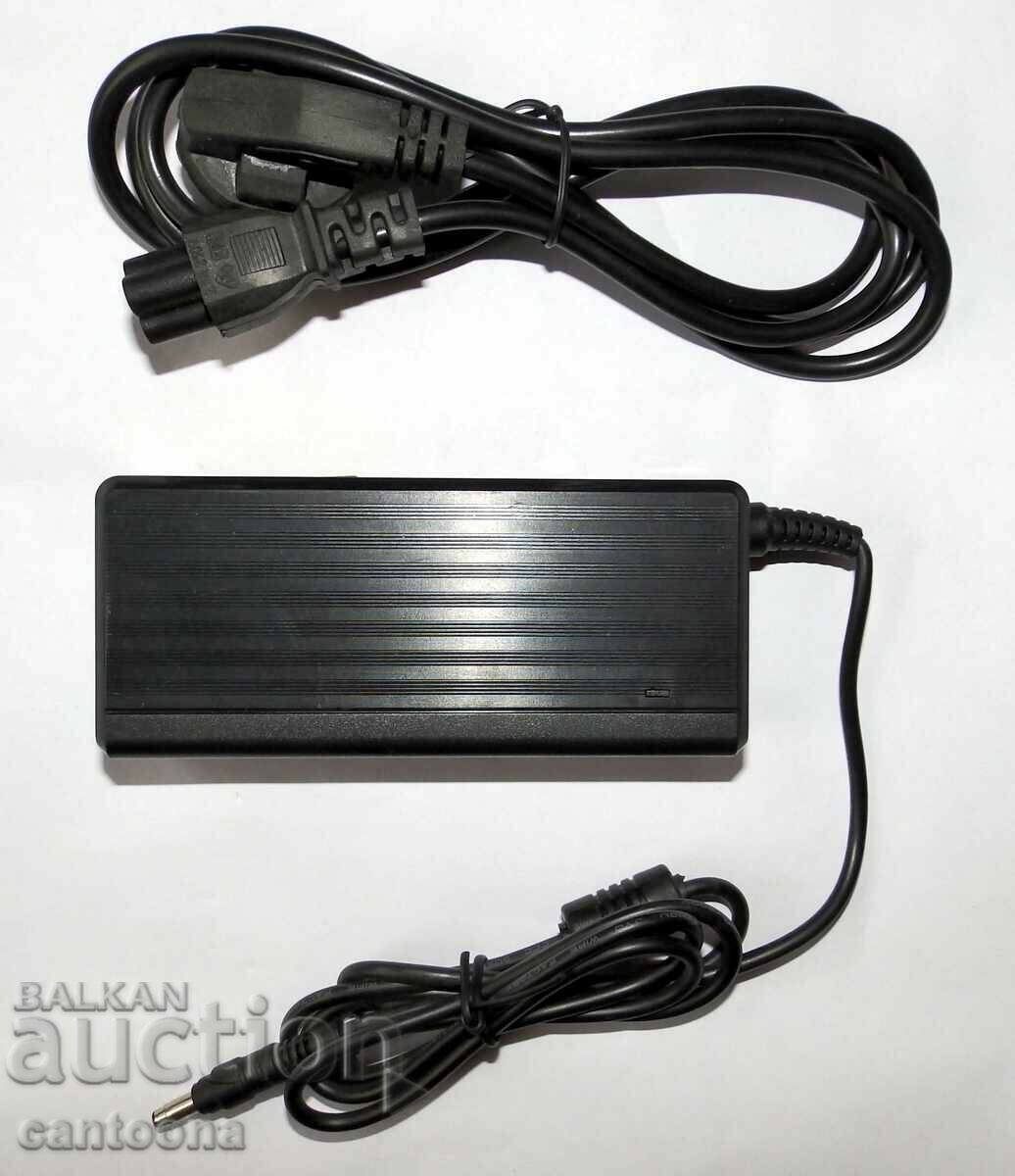 HP/Compaq laptop charger - 90 W with 5.25 x 2.5 mm plug