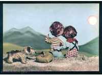 Στ καλλιτέχνη Tsoneva - μοντέλο και κούκλες MOUNTAIN με το σκύλο A7415