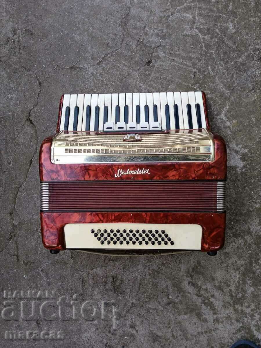 Old accordion 48 bass