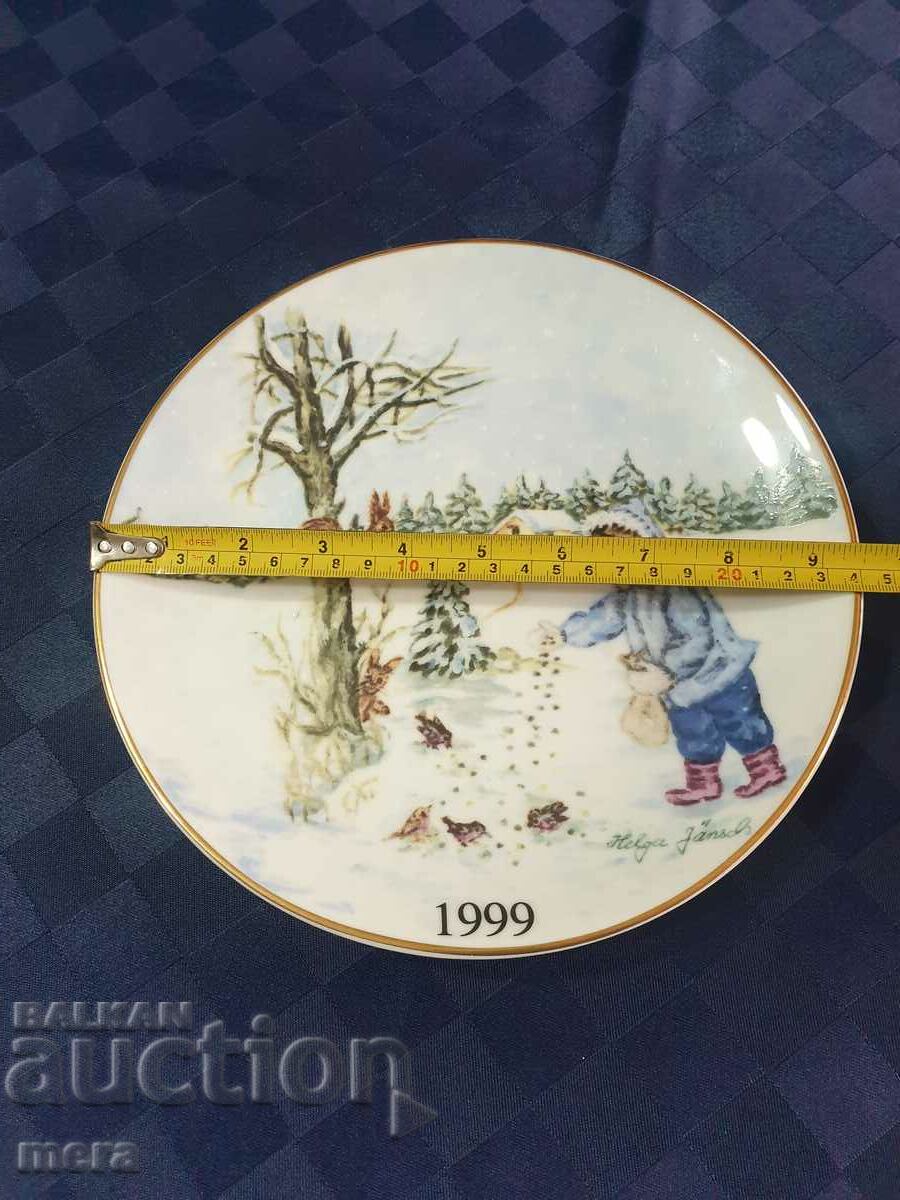 Hand painted designer porcelain wall plate with price 60.00 BGN | € 30.68