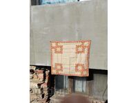 Față de masă veche, în carouri