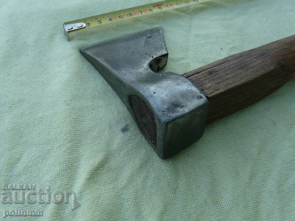 Auction  Old Bulgarian tourist hatchet - 224