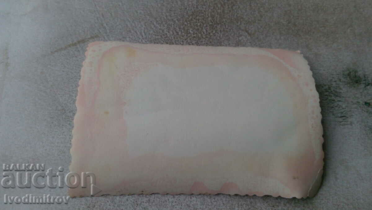 Εικόνα Δύο άνδρες και τρεις γυναίκες σε έναν βράχο με τιμή 0.75 BGN | € 0.38 Εικόνα Δύο άνδρες και τρεις γυναίκες σε έναν βράχο με τιμή 0.75 BGN | € 0.38