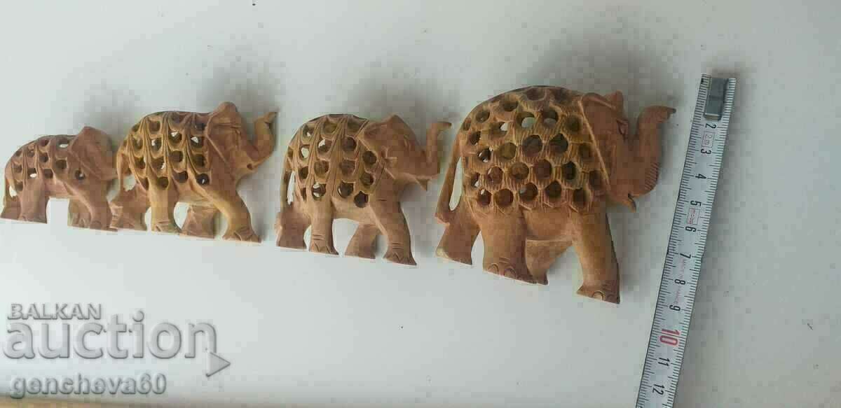 Figurine sculptate manual, 4 elefanți - 6 Figurine sculptate manual, 4 elefanți - 6