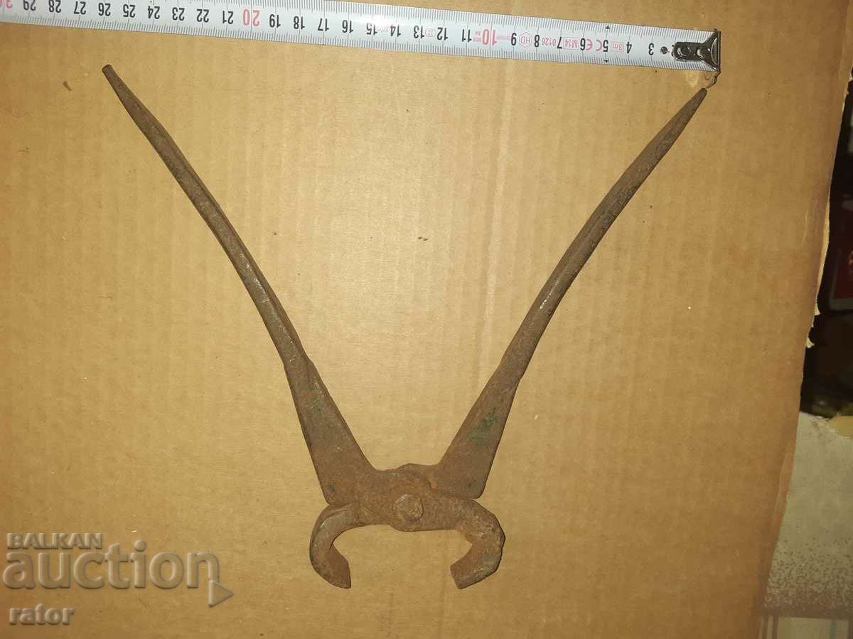 Auction Old rare interesting forged pliers, tile, tool Auction Old rare interesting forged pliers, tile, tool