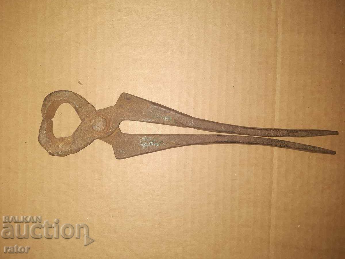 Delivery of Old rare interesting forged pliers, tile, tool Delivery of Old rare interesting forged pliers, tile, tool