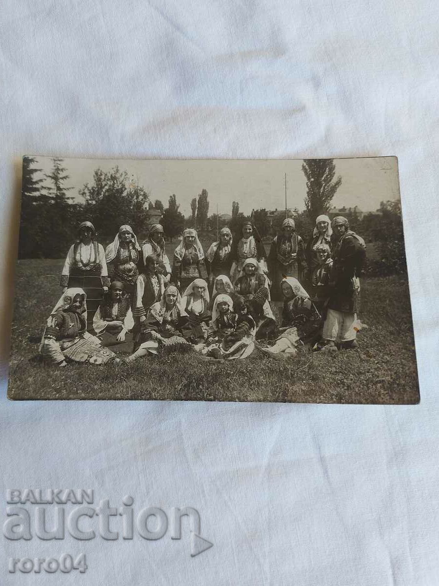 COSTUME MACEDONIANE