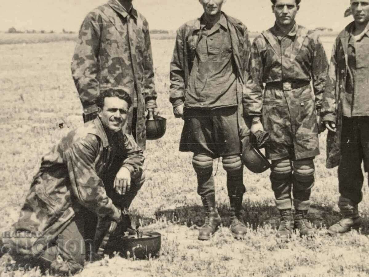 Parachute Squad Bulgaria 40s old photo with price 40.00 BGN | € 20.45 Parachute Squad Bulgaria 40s old photo with price 40.00 BGN | € 20.45