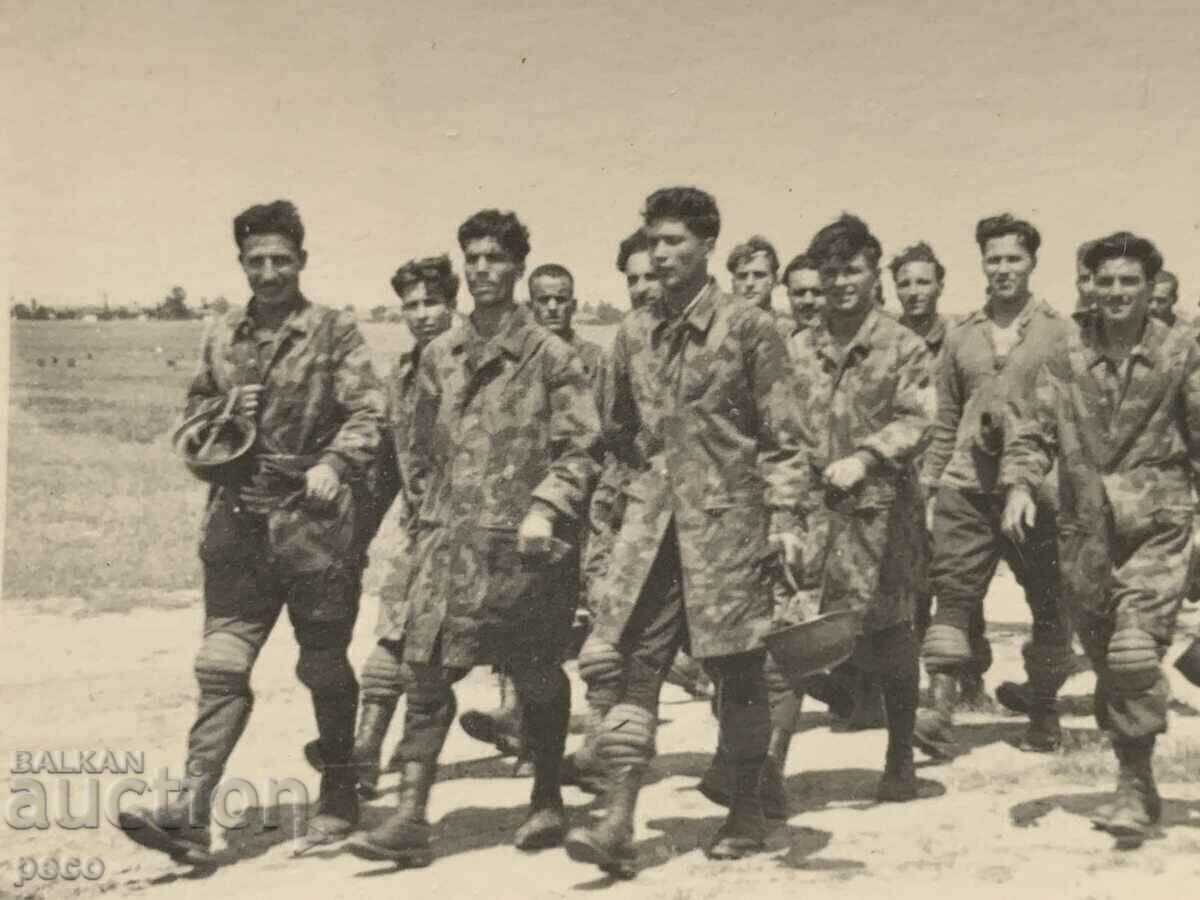 Parachute Squad Bulgaria 40s old photo with price 40.00 BGN | € 20.45 Parachute Squad Bulgaria 40s old photo with price 40.00 BGN | € 20.45