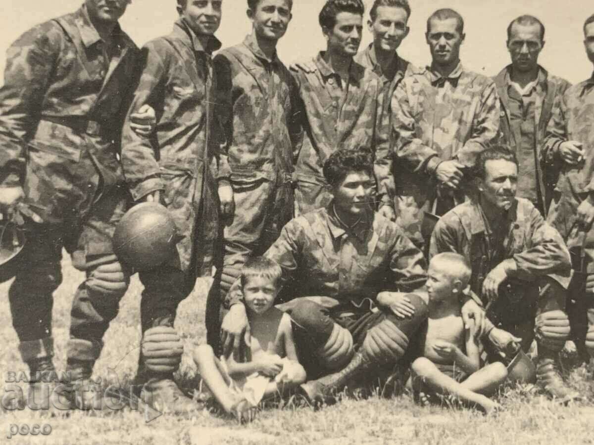 Parachute Squad Bulgaria 40s old photo with price 50.00 BGN | € 25.56 Parachute Squad Bulgaria 40s old photo with price 50.00 BGN | € 25.56