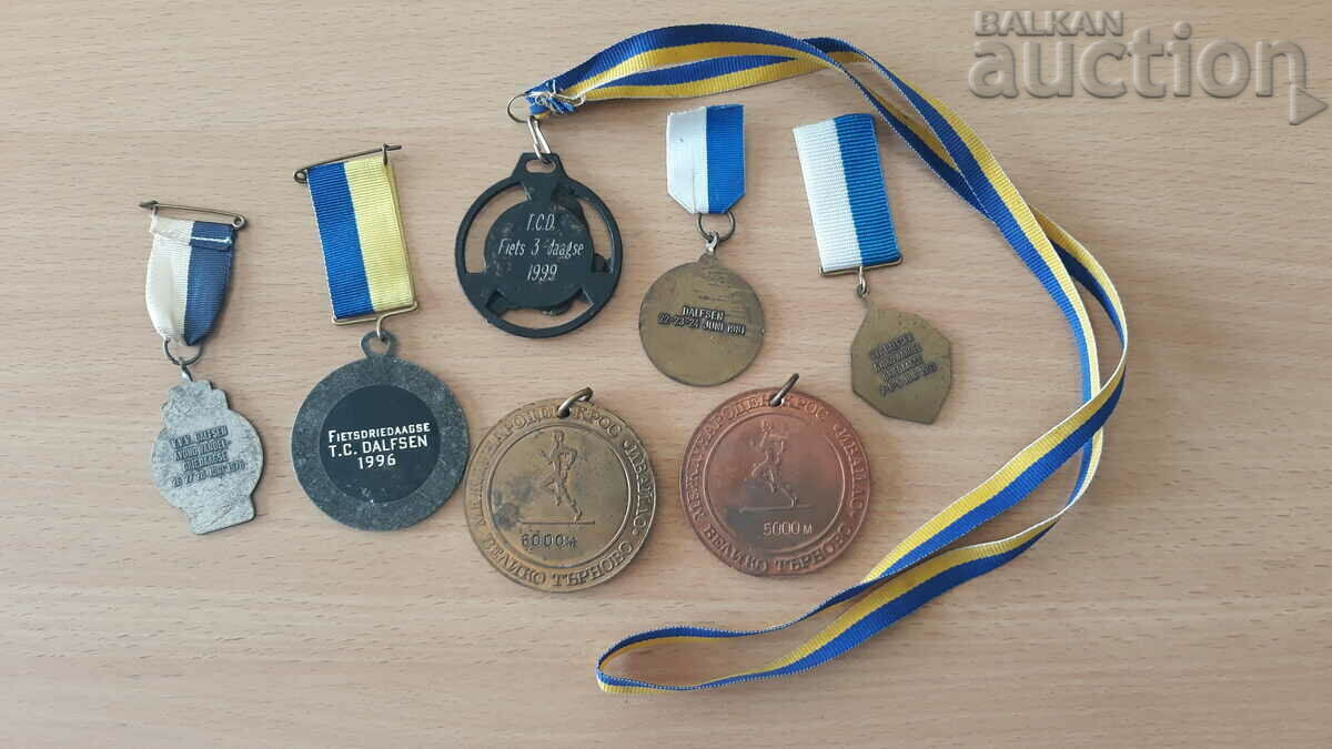 Delivery of retro vintage sports medals Delivery of retro vintage sports medals