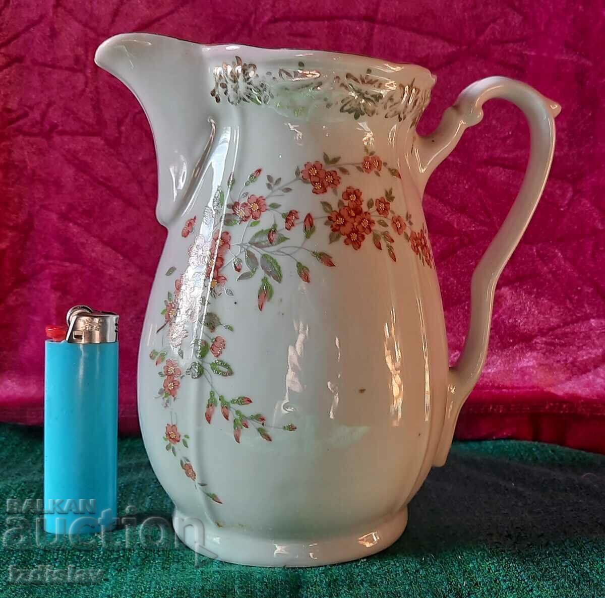 Licitație Urcică veche de porțelan, bulgară Licitație Urcică veche de porțelan, bulgară