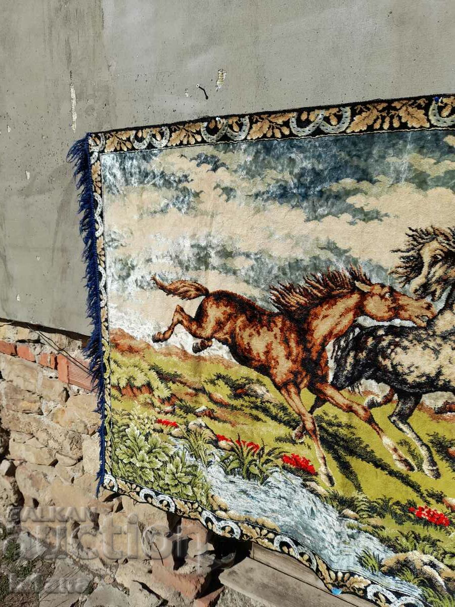 Auction An old hacker, wall cover Auction An old hacker, wall cover