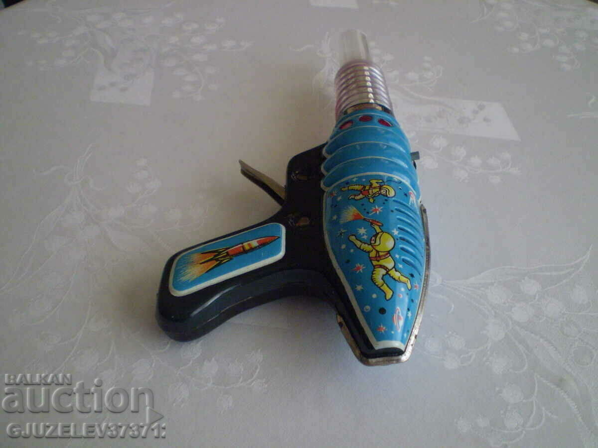 SPACE GUN TOY ASTRONAUT COSMONAUT with price 150.00 BGN | € 76.69 SPACE GUN TOY ASTRONAUT COSMONAUT with price 150.00 BGN | € 76.69