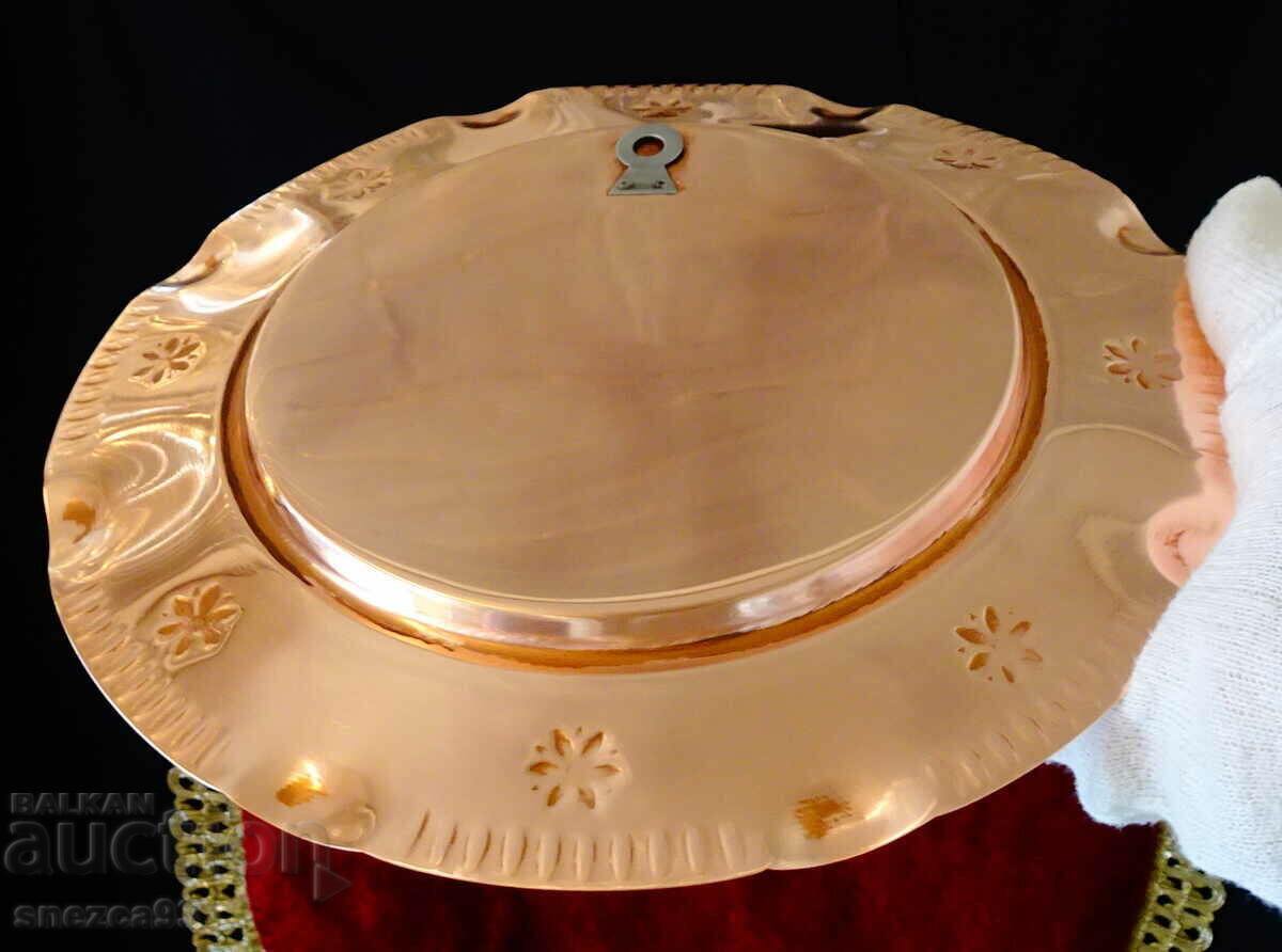 Auction Copper panel, copper painting with an English queen, warship Auction Copper panel, copper painting with an English queen, warship