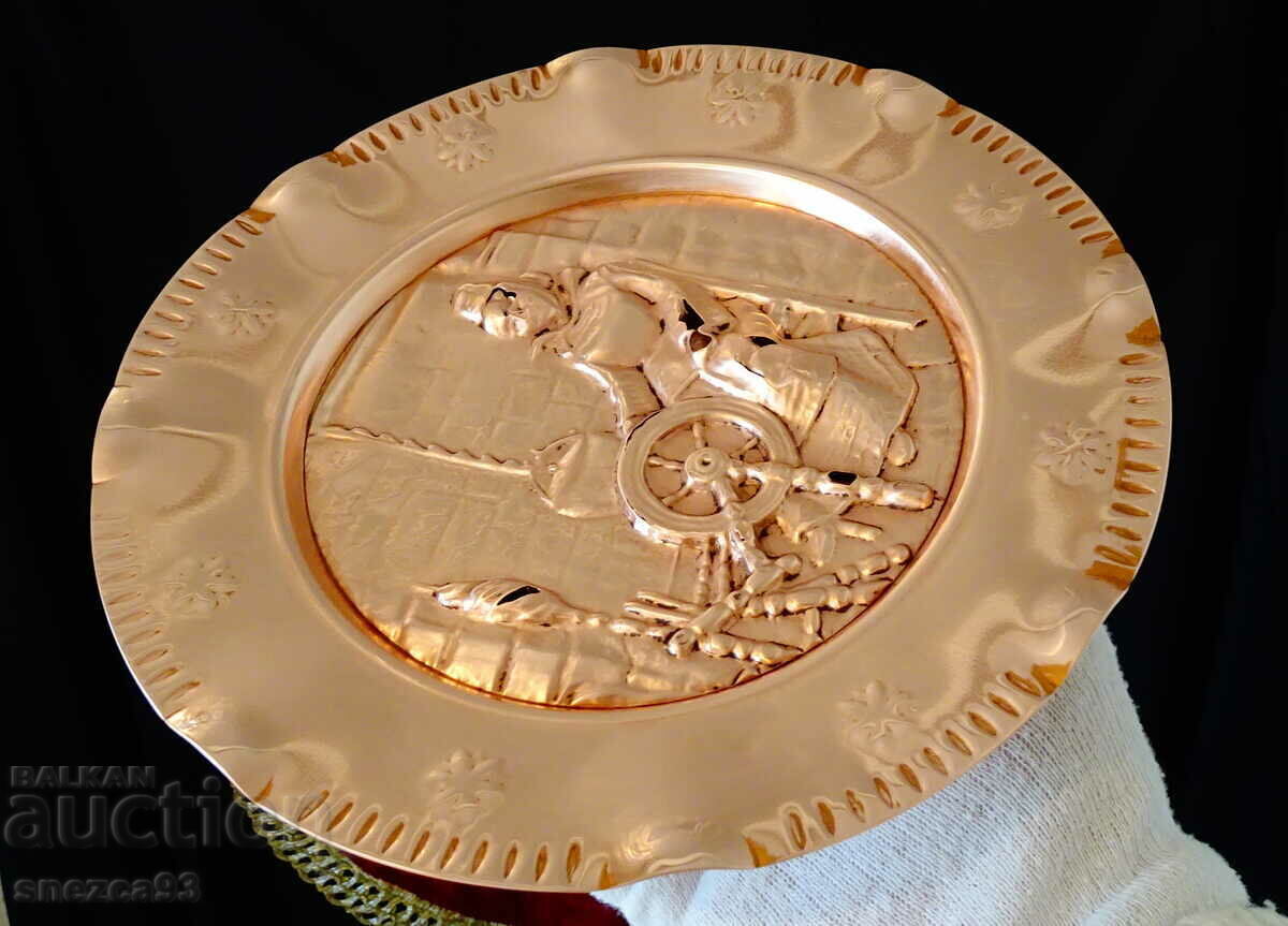 Delivery of Copper panel, copper painting Spinning wool with a spinning wheel