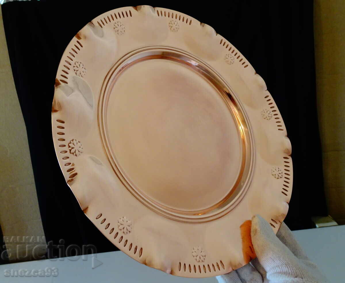 Copper plate, plate, tray.
