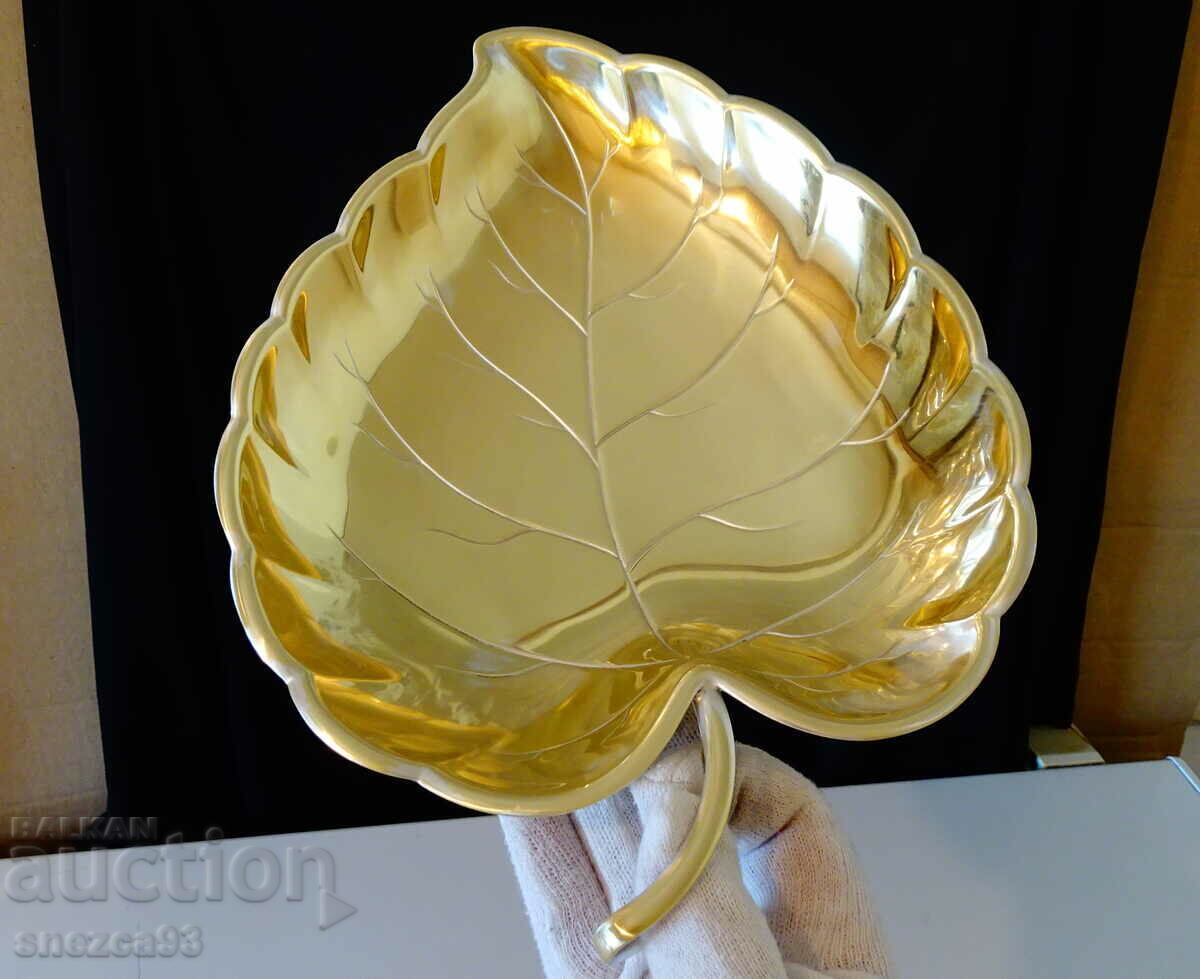 Bronze fruit bowl, embossed leaf by Quist - 6 Bronze fruit bowl, embossed leaf by Quist - 6