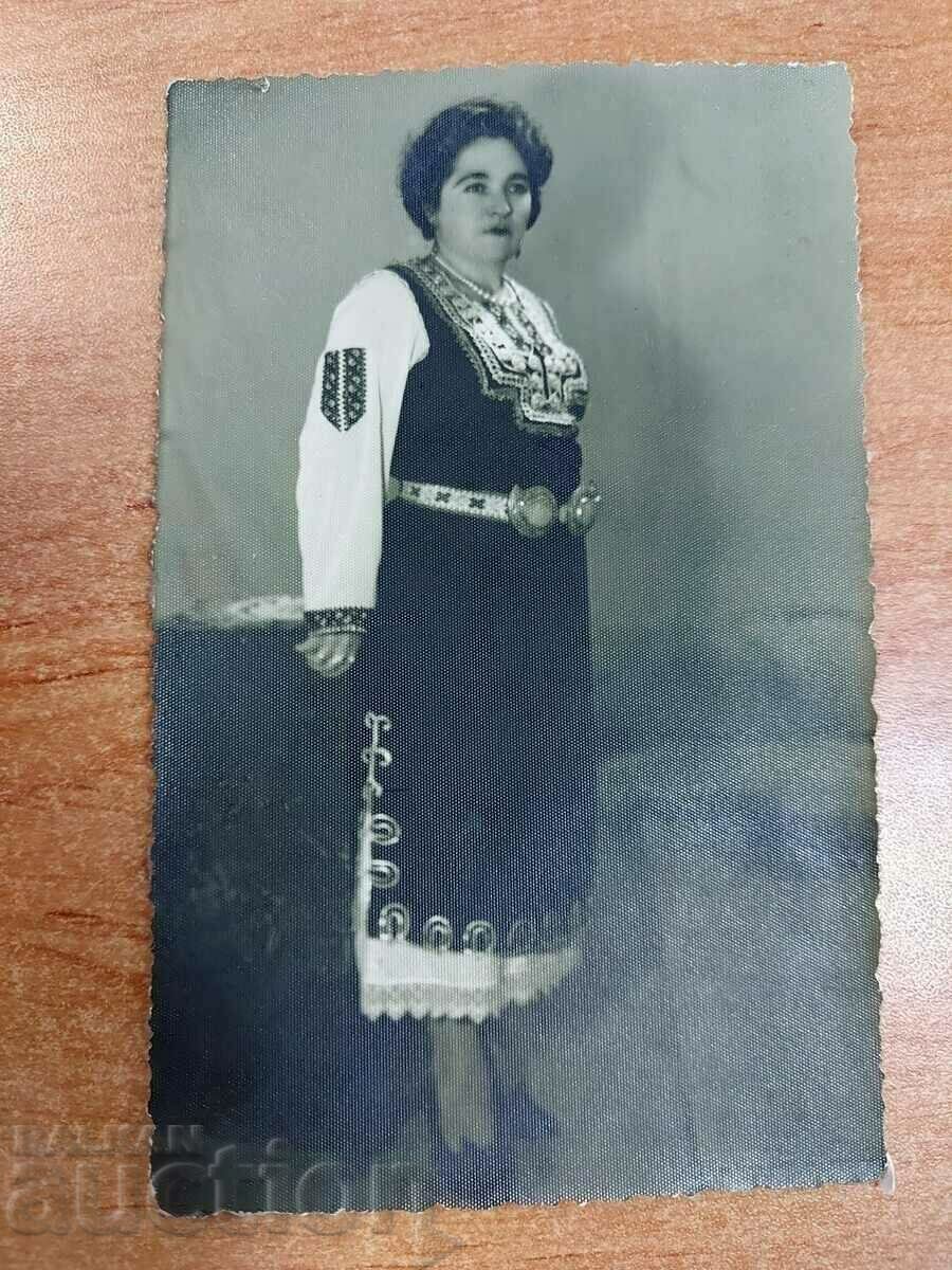 Delivery of WEARING PAFTI PEARL BELT PHOTOGRAPH KINGDOM OF BULGARIA Delivery of WEARING PAFTI PEARL BELT PHOTOGRAPH KINGDOM OF BULGARIA