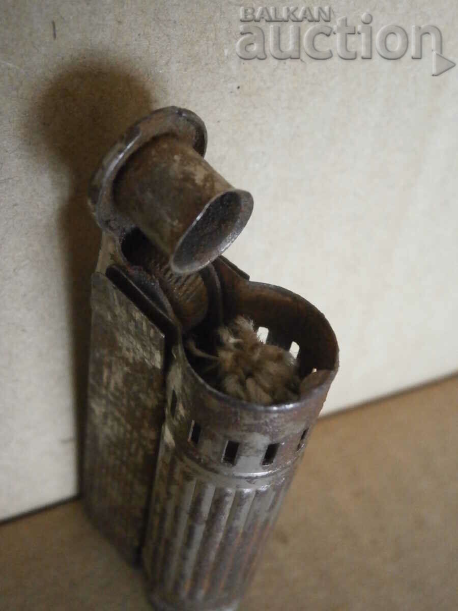 Delivery of vintage MINI FOX Austria petrol lighter Delivery of vintage MINI FOX Austria petrol lighter