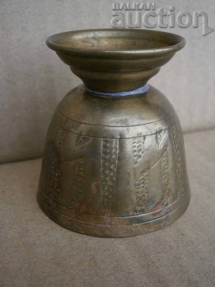 Delivery of OLD RENAISSANCE CONTAINER small cup cup Delivery of OLD RENAISSANCE CONTAINER small cup cup