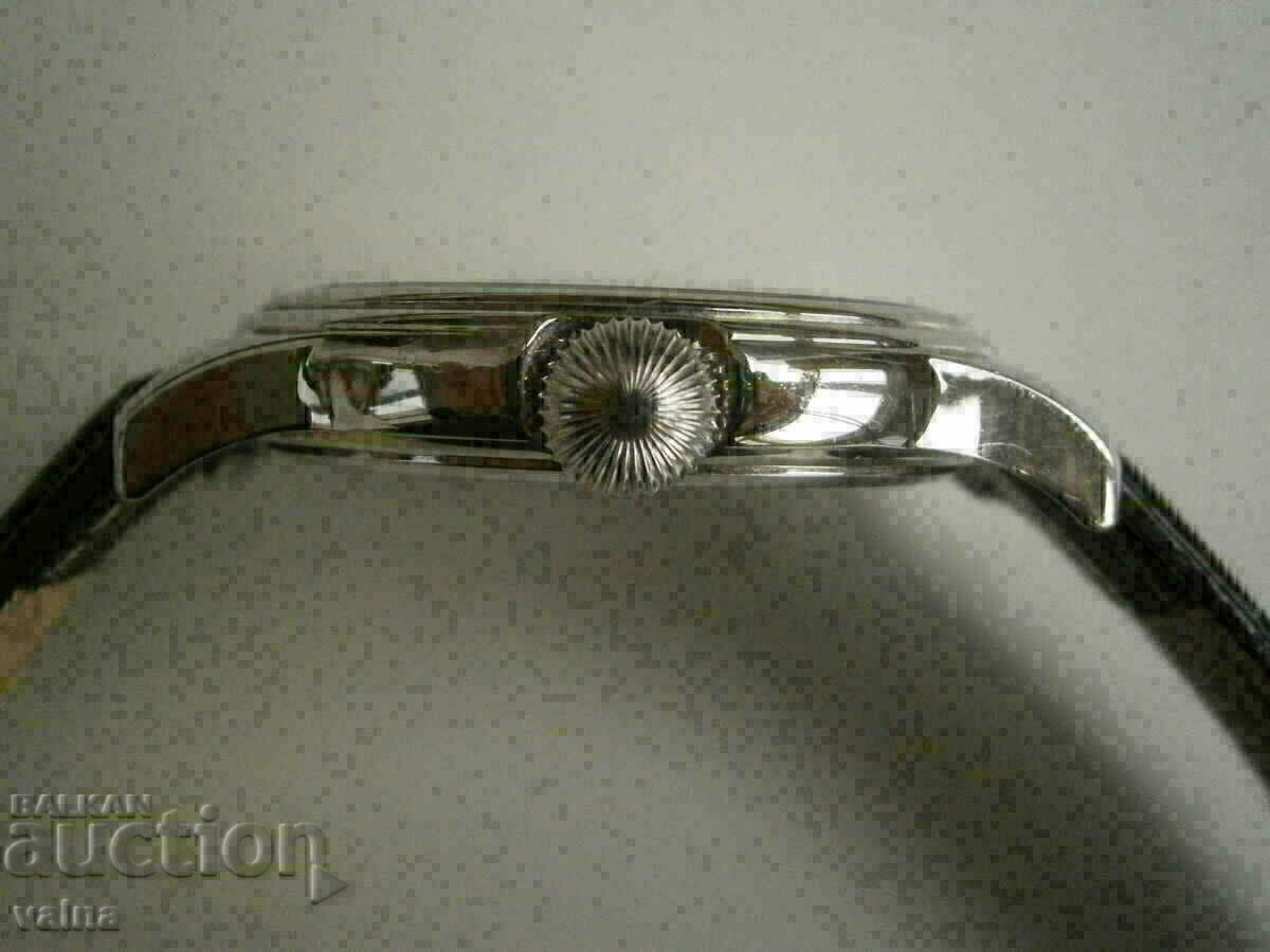 Delivery of No name, japan quartz movement, case 38.5 mm Delivery of No name, japan quartz movement, case 38.5 mm