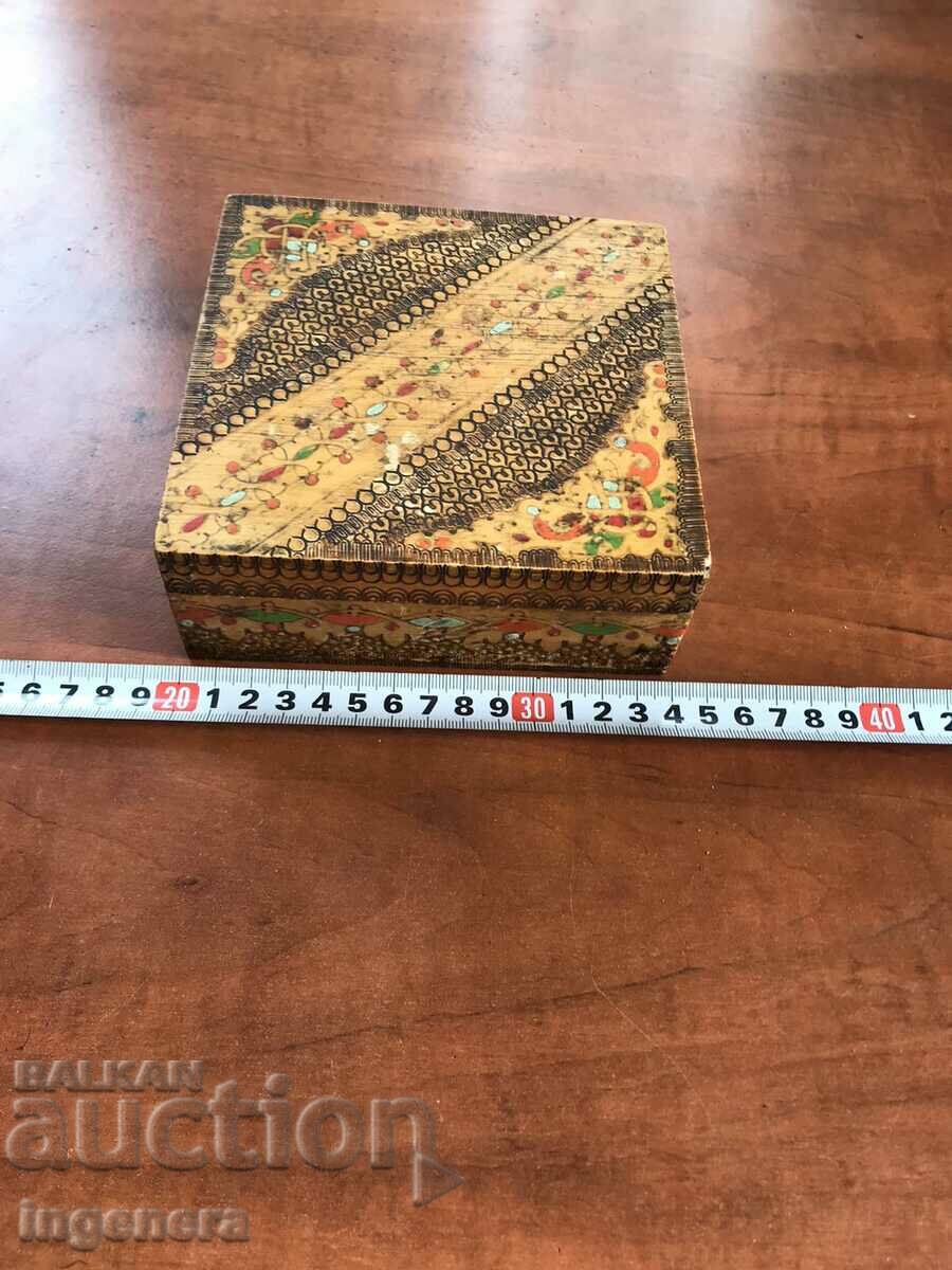 Auction BOX WOOD PAINTED SQUARE ANTIQUE Auction BOX WOOD PAINTED SQUARE ANTIQUE