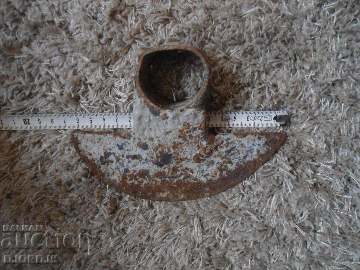 Old hoe with price 2.00 BGN | € 1.02 Old hoe with price 2.00 BGN | € 1.02