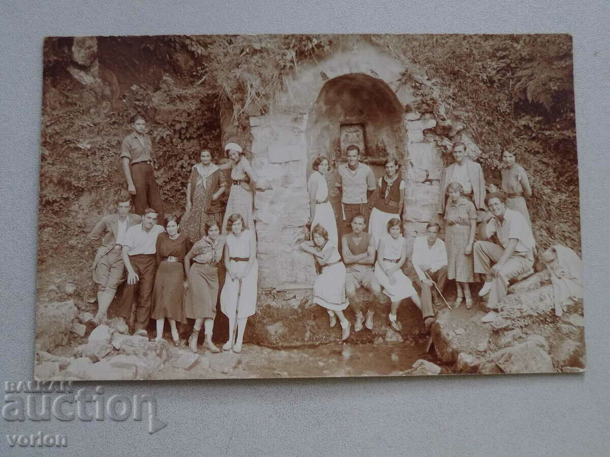 Foto Ieșire, fântână, turism - anii 30-40 ai secolului XX.