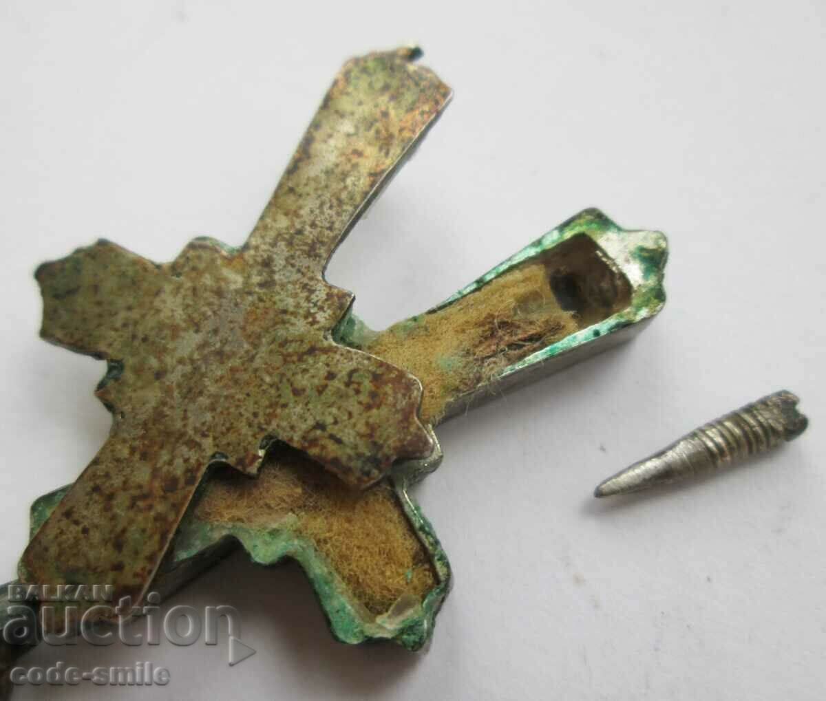 Old Revival Opening Cross and Chain Silver Cut - 5 Old Revival Opening Cross and Chain Silver Cut - 5