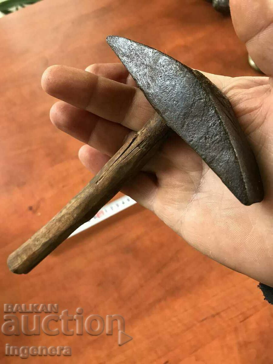 Auction HAMMER HAMMER OLD TOOL ORNAMENTS-400 GR. Auction HAMMER HAMMER OLD TOOL ORNAMENTS-400 GR.